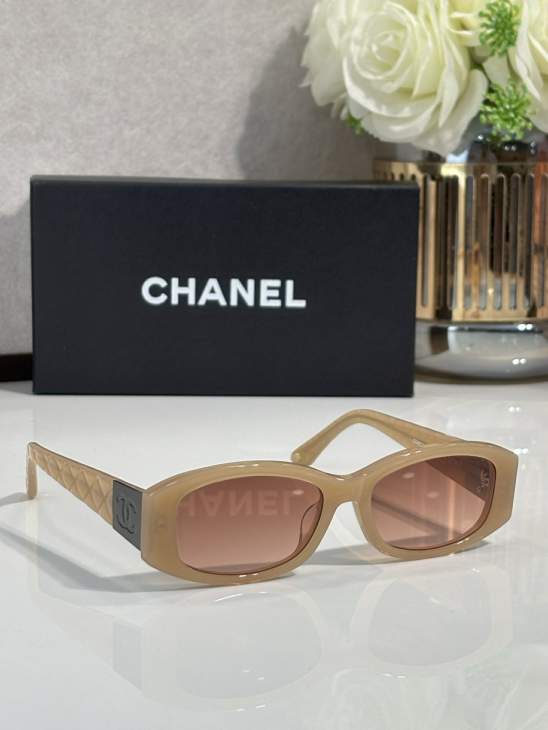 Picture of Chanel Sunglasses _SKUfw77318152fw